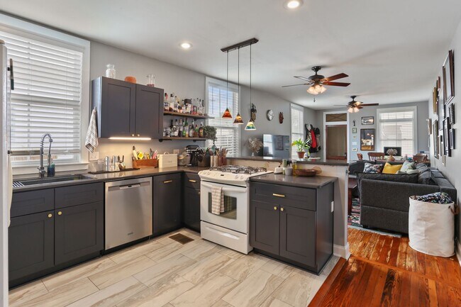 Building Photo - 4th Gretna street