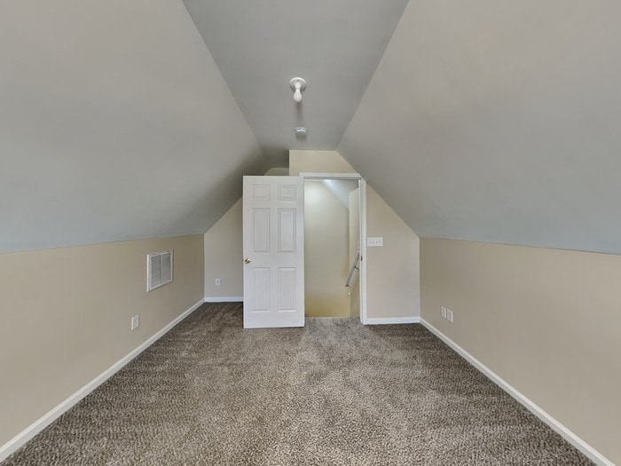 Building Photo - 2921 Deep Cove Dr NW