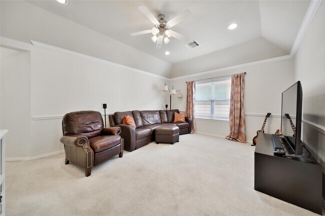 Building Photo - 5309 Larkin St