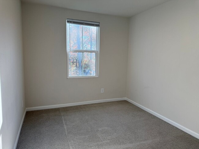 Building Photo - Modern 3-Bedroom Townhouse with Garage & Private Patio