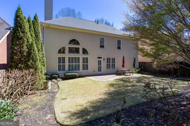 Building Photo - 3206 Windsor Lake Dr NE