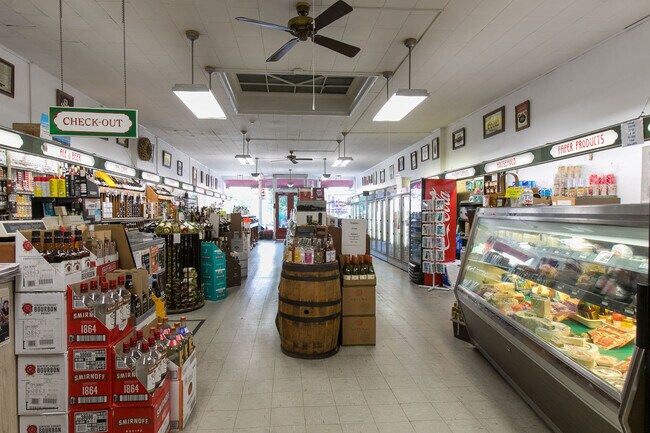 Building Photo - 278 Main St