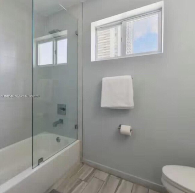 Building Photo - 481 NE 29th St