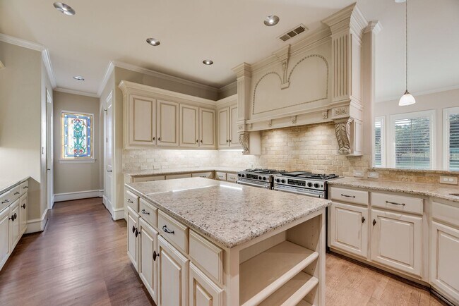 Building Photo - Exquisite 1.3-Acre French-Style Estate by Alford Custom Homes – Available for Lease!