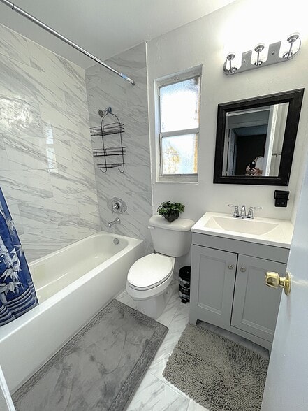 Second Bathroom - 5130 Pat Pl