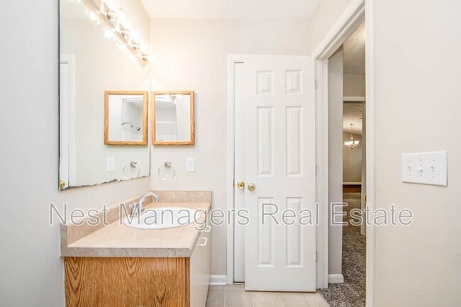 Building Photo - 6760 Willowbrook Dr