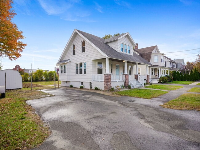 Building Photo - 29 Redfield Rd