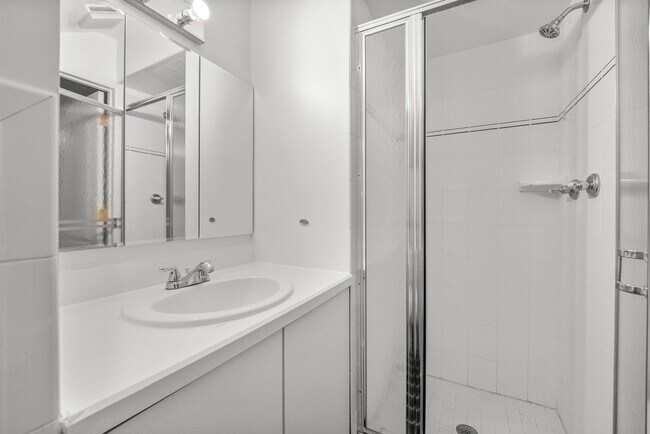 Building Photo - 926 Norgate Dr