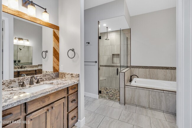 Building Photo - 1584 Majestic Way