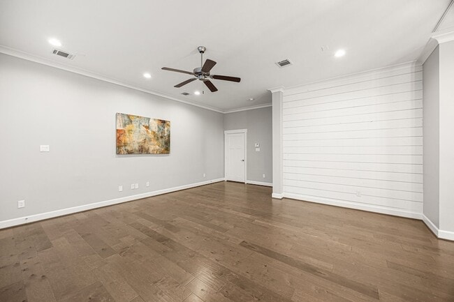 Building Photo - 2307 Langston St