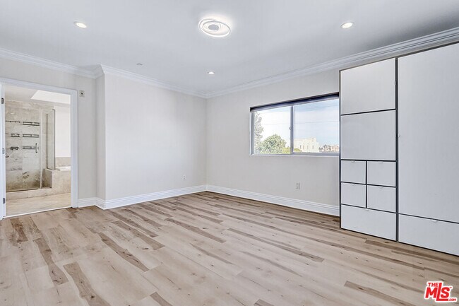 Building Photo - 1520 S Shenandoah St