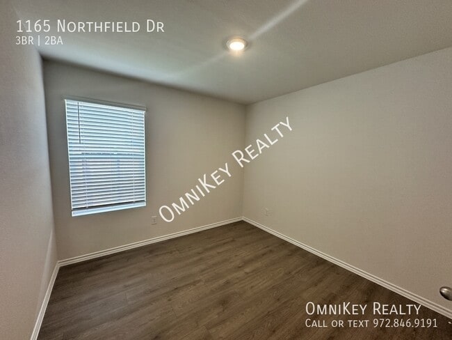 Building Photo - 1165 Northfield Dr