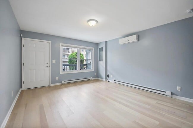 Building Photo - 259 Pine St