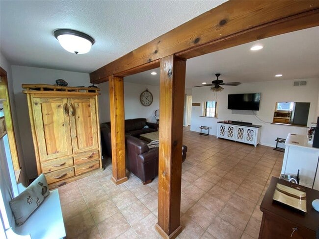 Building Photo - 407 Alta Vista Dr