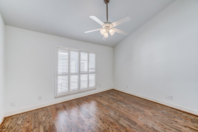 Building Photo - 708 Fowler St