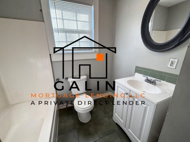 Building Photo - 1005 Amaranth Ave