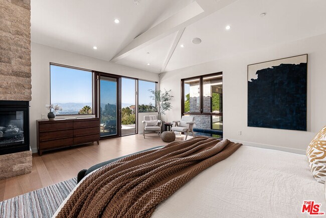 Building Photo - 3116 Elvido Dr