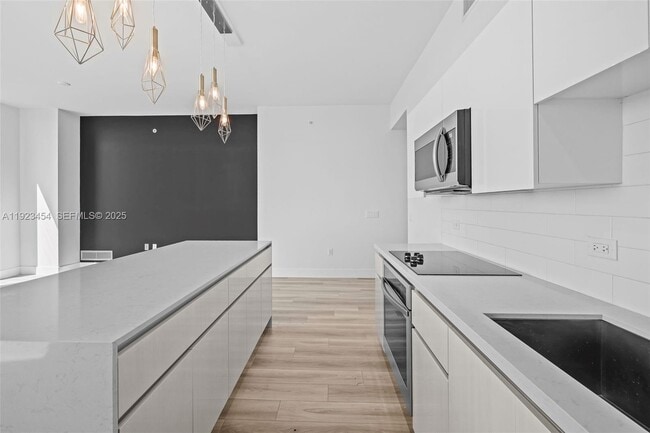 Building Photo - 101 Diplomat Pkwy