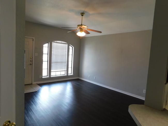 Building Photo - 3707 Dustin Ct