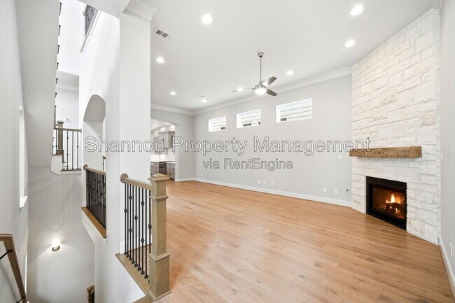 Building Photo - 1204 W 16th St
