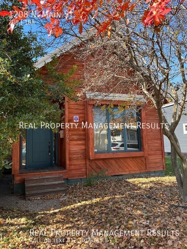 Primary Photo - 1208 N Main St