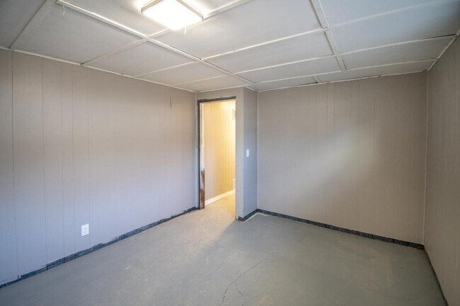 Building Photo - 2826 Bryan Ave