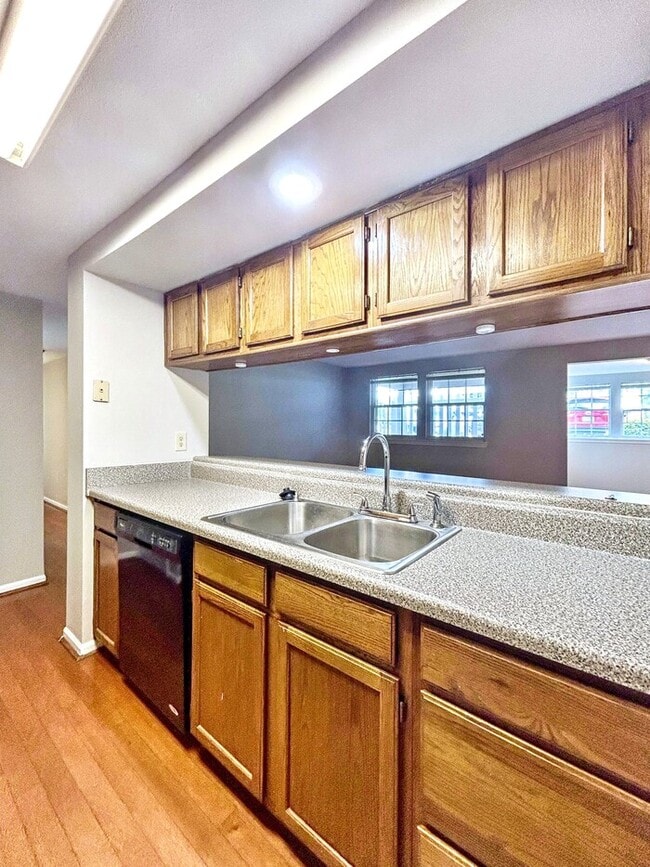 Building Photo - 10217 Wolfe Manor Ct