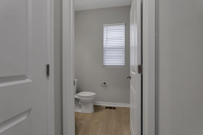 Building Photo - 3832 Old Glory Lp