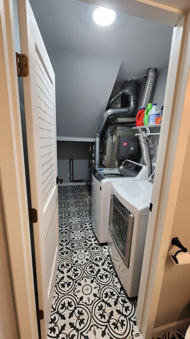 Building Photo - Charming 4BR House in Woodridge