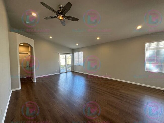 Building Photo - South Meadows 3-Bedroom 2 Bath Home New paint and Carpet Mt. Rose Views & Covered Patio