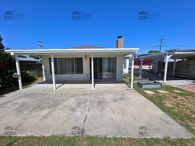 Building Photo - Newly upgraded 3 bd/1.5 bath with fenced yard