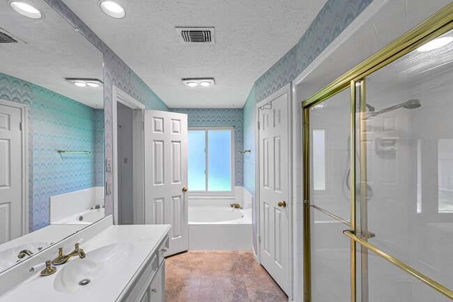 Building Photo - 3647 Marywood Dr