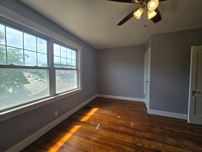 Building Photo - whi7225