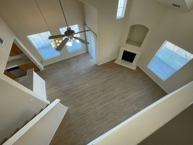 Building Photo - Vessona: Desirable Gated Community: 2bdrm 2bath with Loft!