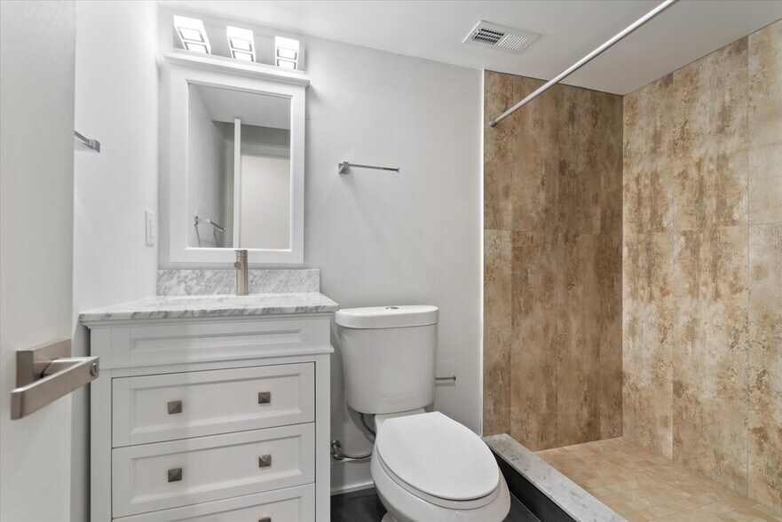 Building Photo - 321 W Berks St