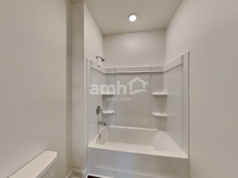 Building Photo - 788 Carnaby Ln