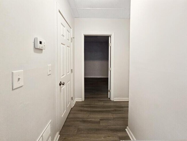 Building Photo - 806 Palm St