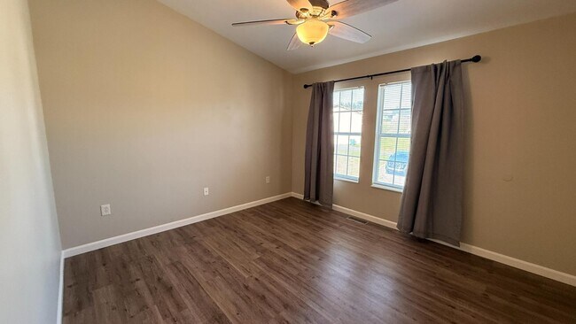 Building Photo - 262 Bradford Square