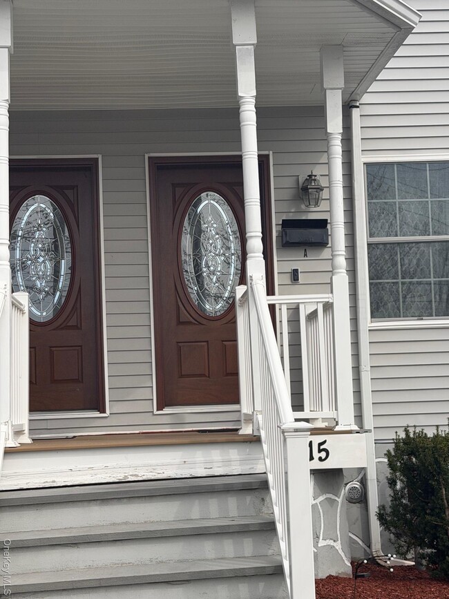 Building Photo - 115 High St