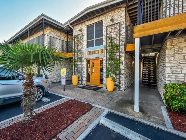 Building Photo - East University Place #118 ***1st month RE...