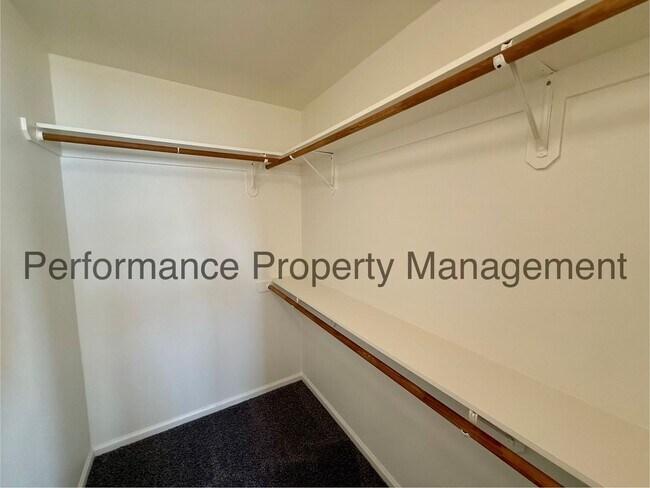 Building Photo - Stunning 5 Bed/2 Bath NW Bakersfield Home w/ $0 Deposit Option