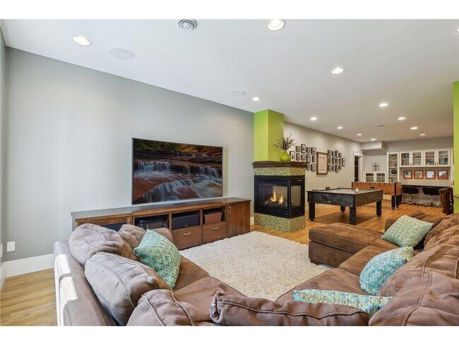 Building Photo - 4015 Wood End Dr