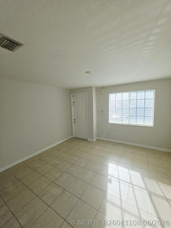 Building Photo - 4154 Napoli Lake Dr