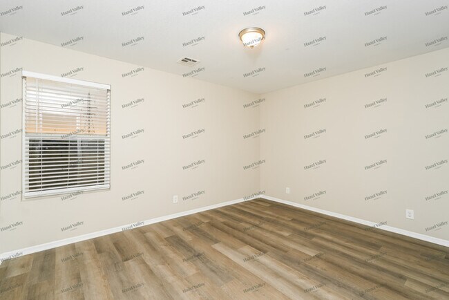 Building Photo - 11059 N 148th E Ave