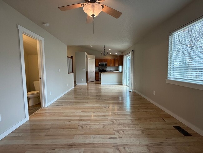 Building Photo - Perfect 4 bed 2.5 ba home in the desirable Sundance Subdiv. off McMillan & Meridian Rd.