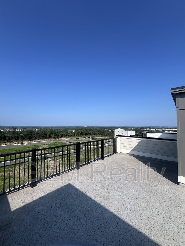 Building Photo - 42710 Darala Dr