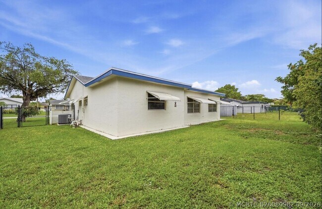 Building Photo - 2375 Cove