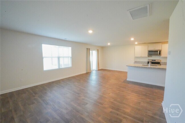Building Photo - 103 Skylark Rd