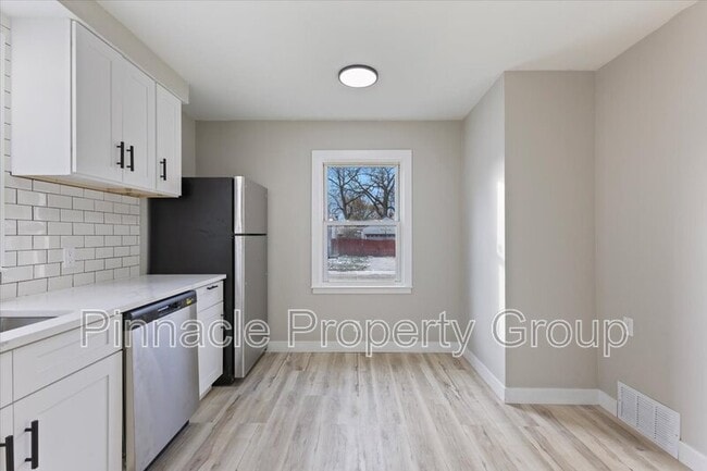 Building Photo - 407 E Hayes Ave