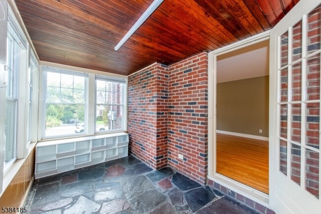 Building Photo - 292 Essex Ave